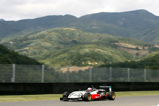 De Deen Christian Bakkerud in actie op Mugello